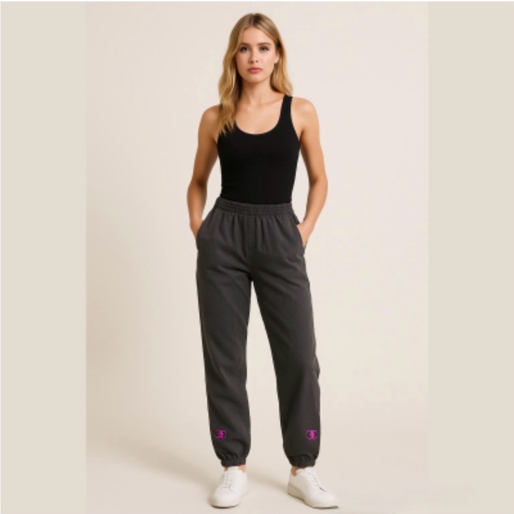 SOLD ❌ Chanel Dark Grey Joggers Pink CC Logo - Picture 3 of 15